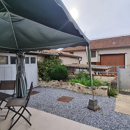 Vakantiehuis Avec Terrasse Pres Du De Madine, Ideal Pour 2 A 4 Personnes - Fr-1-585-90 *
