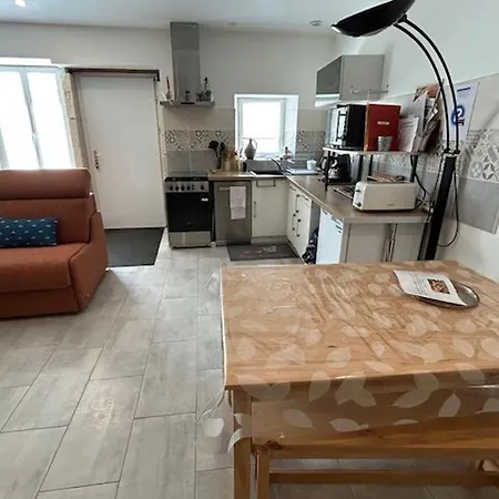 Avec Terrasse Près Du De Madine, Idéal Pour 2 à 4 Personnes - Fr-1-585-90 *